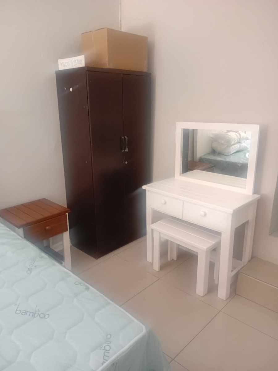 To Let 1 Bedroom Property for Rent in Humewood Eastern Cape